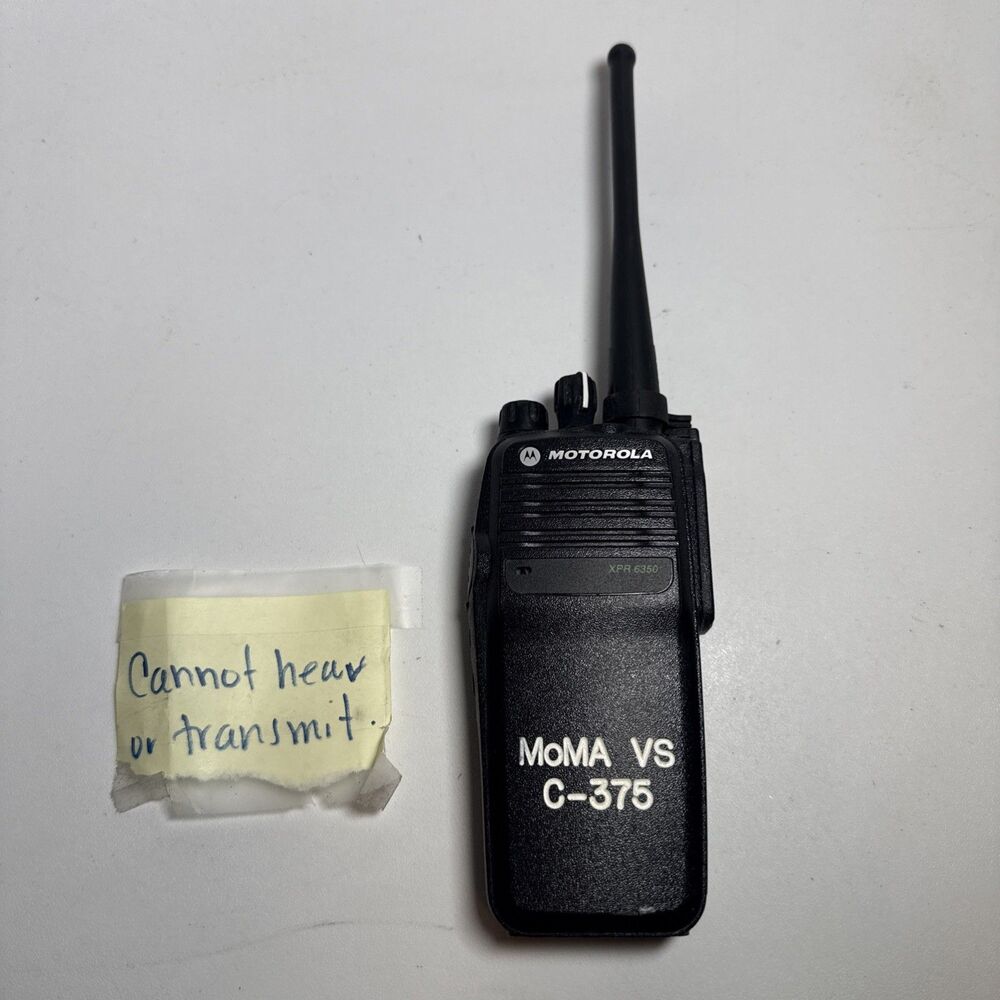 Motorola XPR6350 UHF AAH55TDC9LA1AN FOR PARTS w/ NO battery